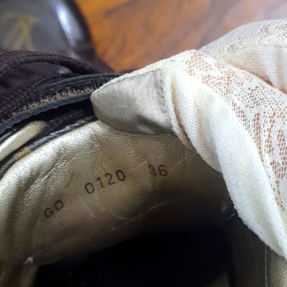 Auth🤎  LOUIS VUITTON Monogram Sneakers shoe 👞 👞W/ LV Dustbag included - Picture 7 of 10